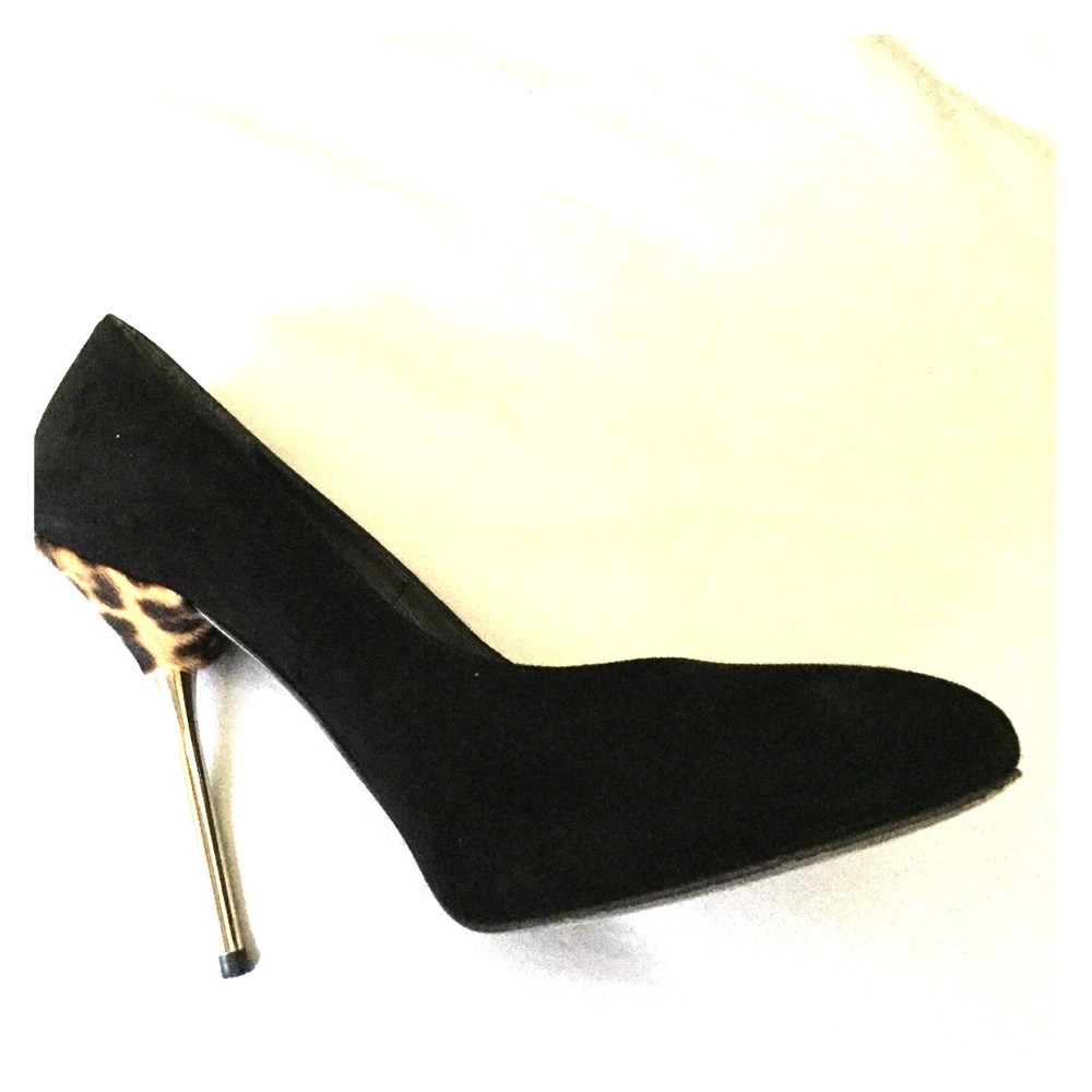 Authentic Stuart Weitzman pumps